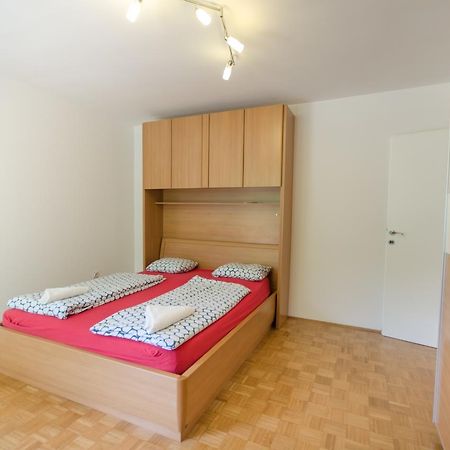 Apartment Near The Train Station Любляна Екстериор снимка