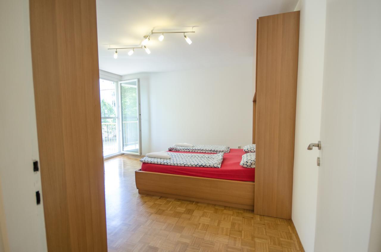Apartment Near The Train Station Любляна Екстериор снимка