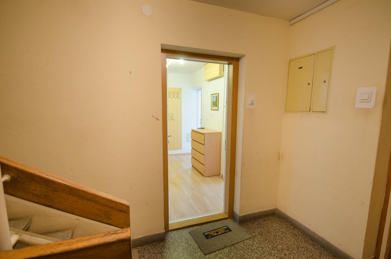 Apartment Near The Train Station Любляна Екстериор снимка