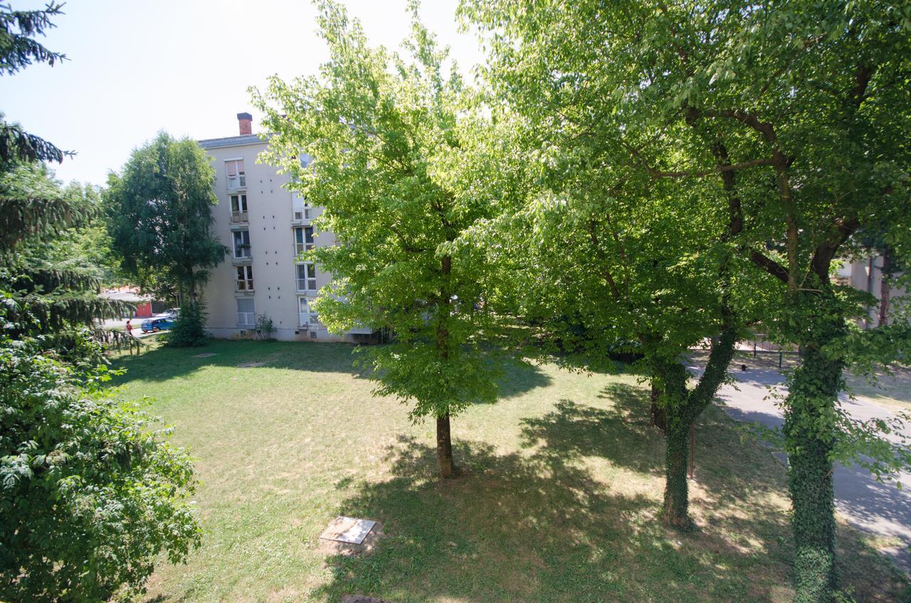 Apartment Near The Train Station Любляна Екстериор снимка