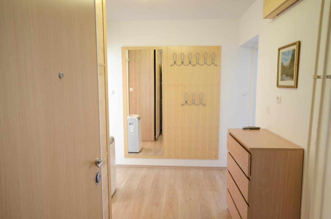 Apartment Near The Train Station Любляна Екстериор снимка
