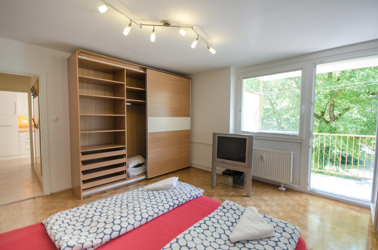 Apartment Near The Train Station Любляна Екстериор снимка
