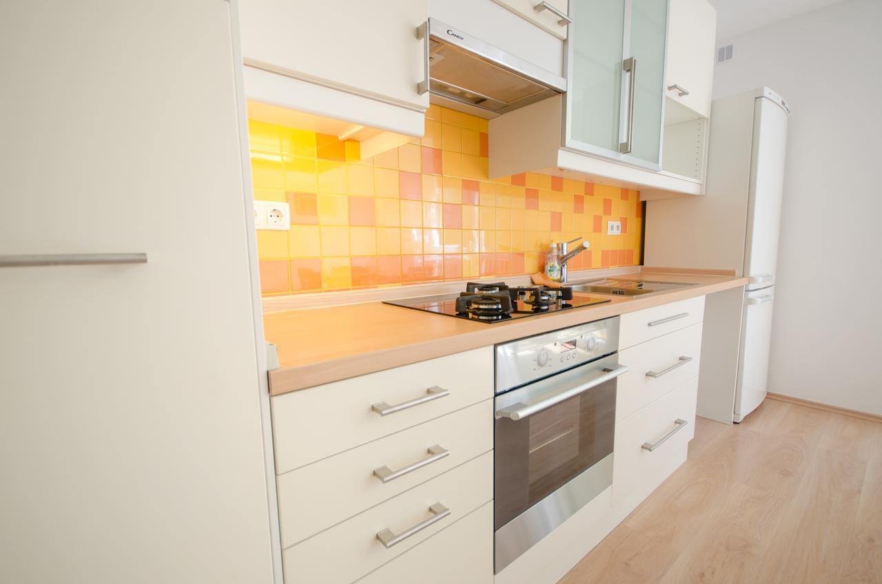 Apartment Near The Train Station Любляна Екстериор снимка
