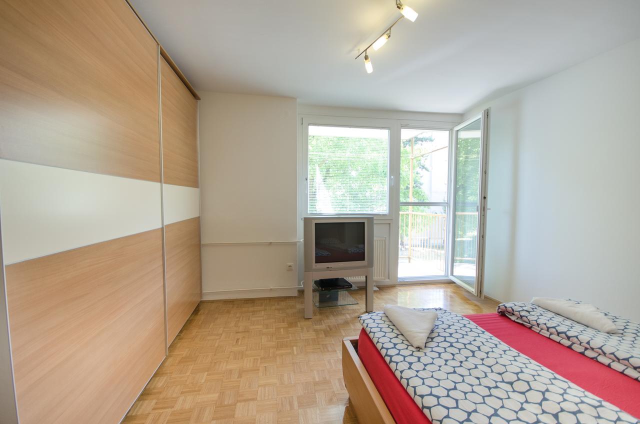 Apartment Near The Train Station Любляна Екстериор снимка