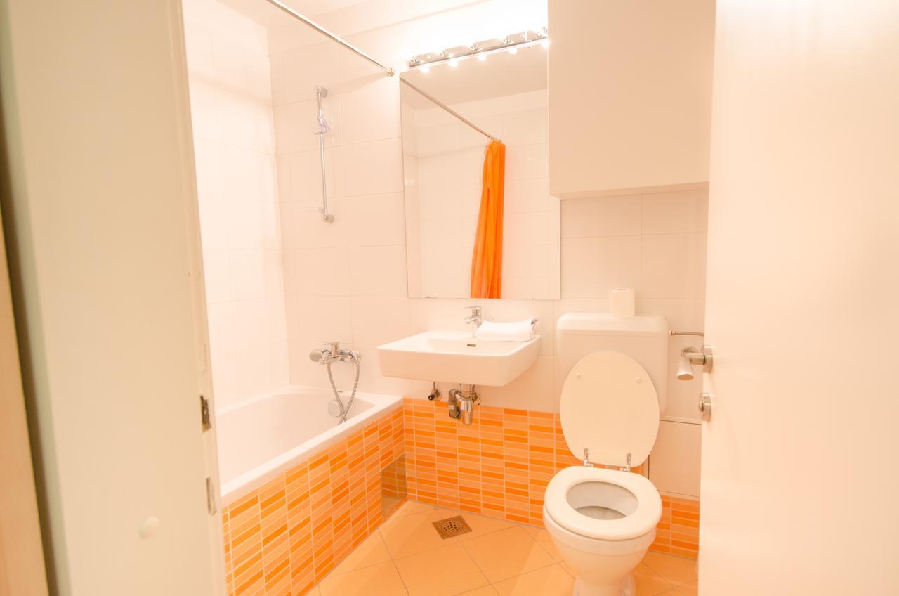 Apartment Near The Train Station Любляна Екстериор снимка